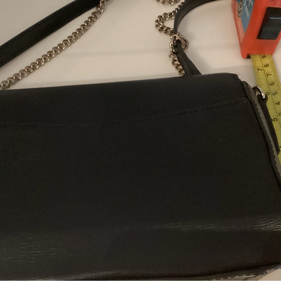 DKNY Small Bag With Leather & Chain Strap. - Picture 8 of 11